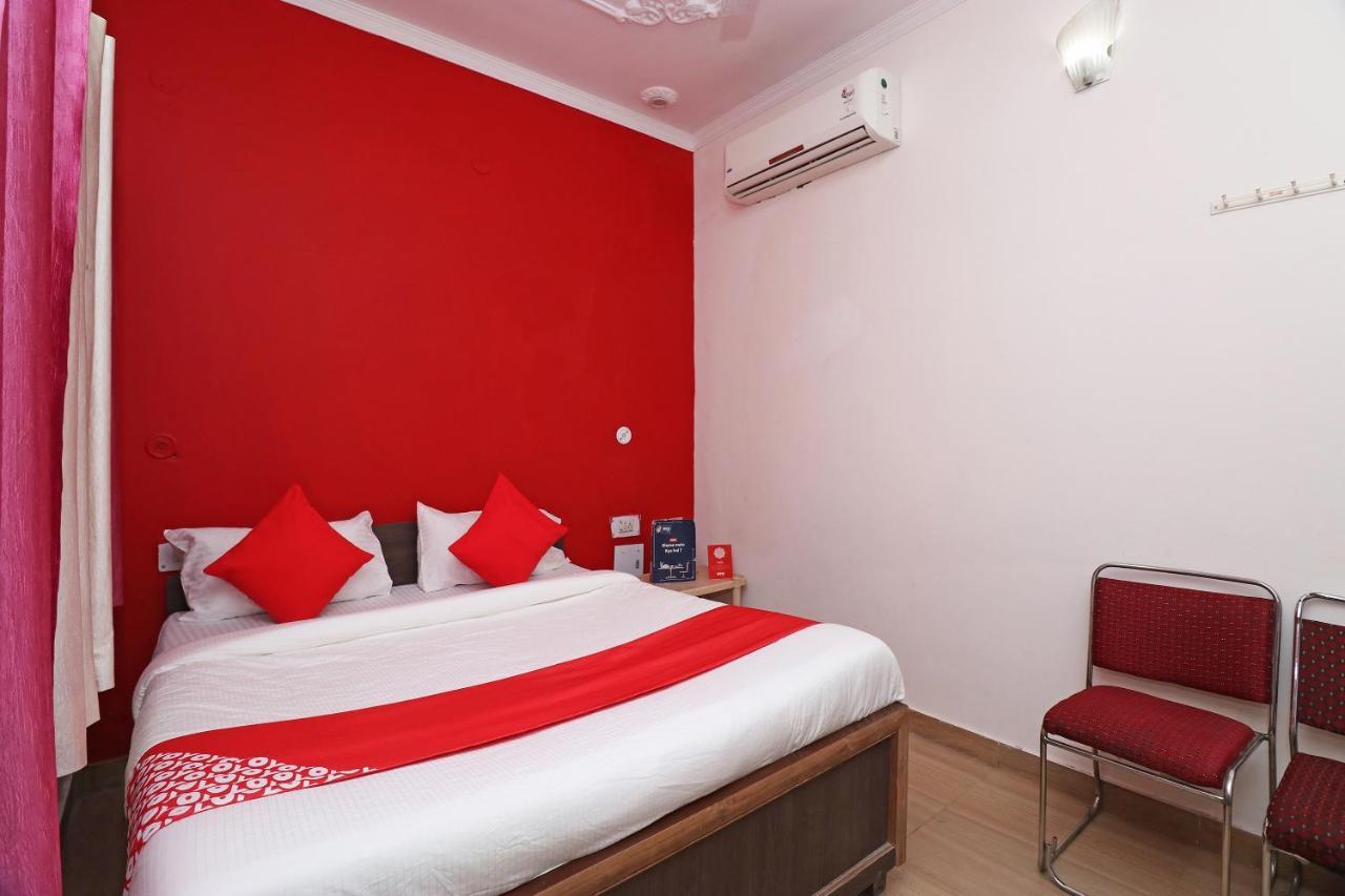 Oyo 27750 Bhagwati Residency Hotell Mirzāpur Exteriör bild