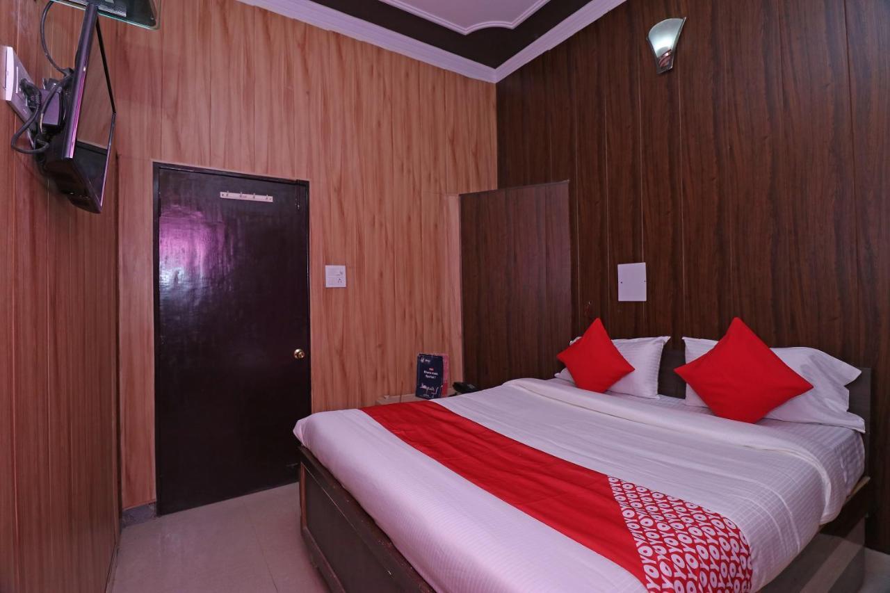 Oyo 27750 Bhagwati Residency Hotell Mirzāpur Exteriör bild