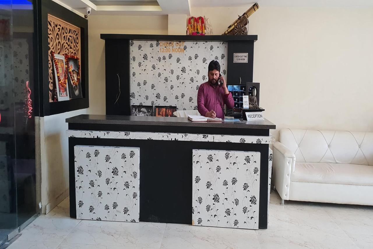 Oyo 27750 Bhagwati Residency Hotell Mirzāpur Exteriör bild