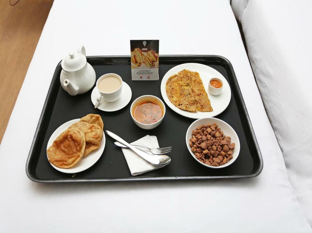 Oyo 27750 Bhagwati Residency Hotell Mirzāpur Exteriör bild