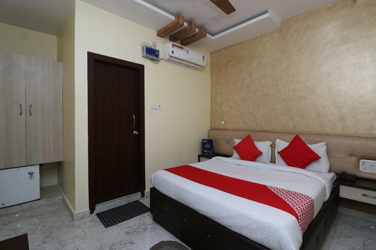 Oyo 27750 Bhagwati Residency Hotell Mirzāpur Exteriör bild