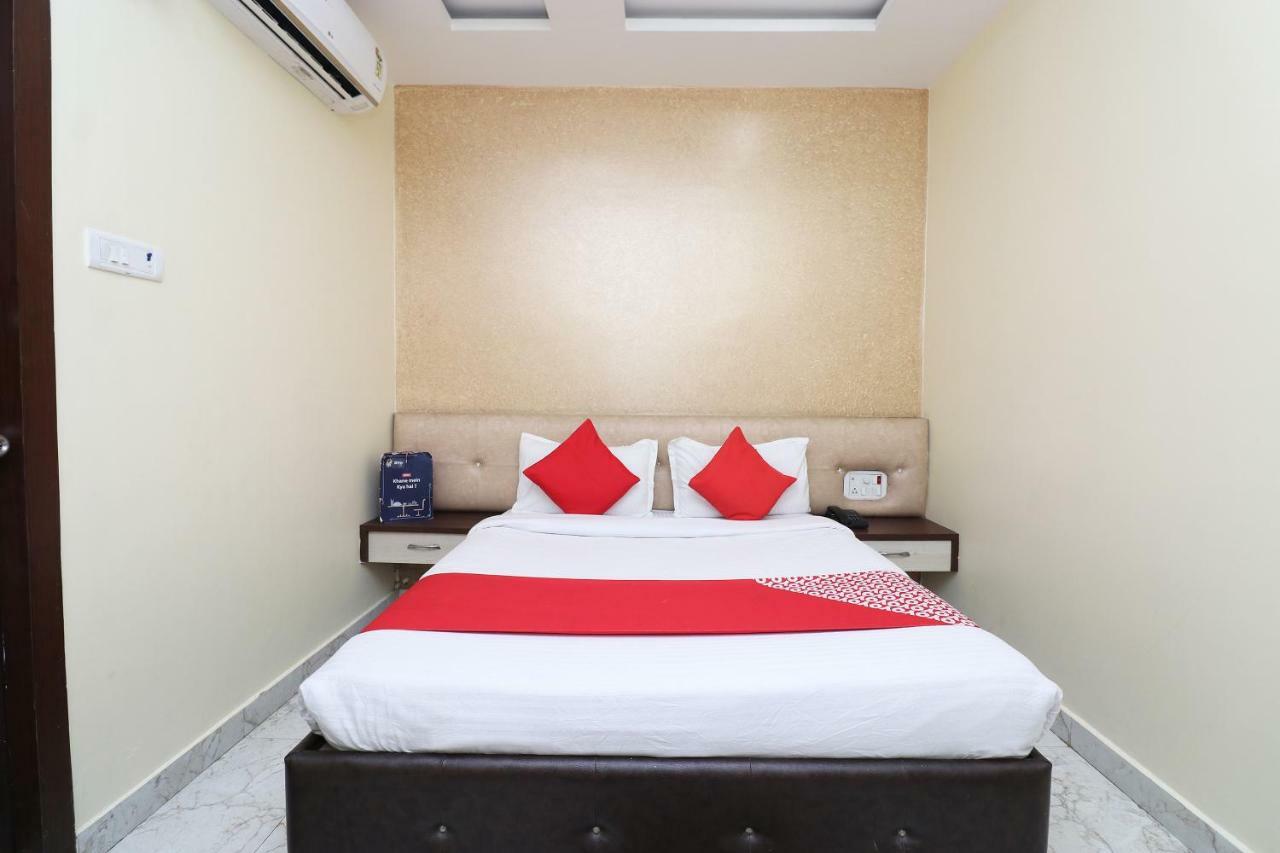 Oyo 27750 Bhagwati Residency Hotell Mirzāpur Exteriör bild