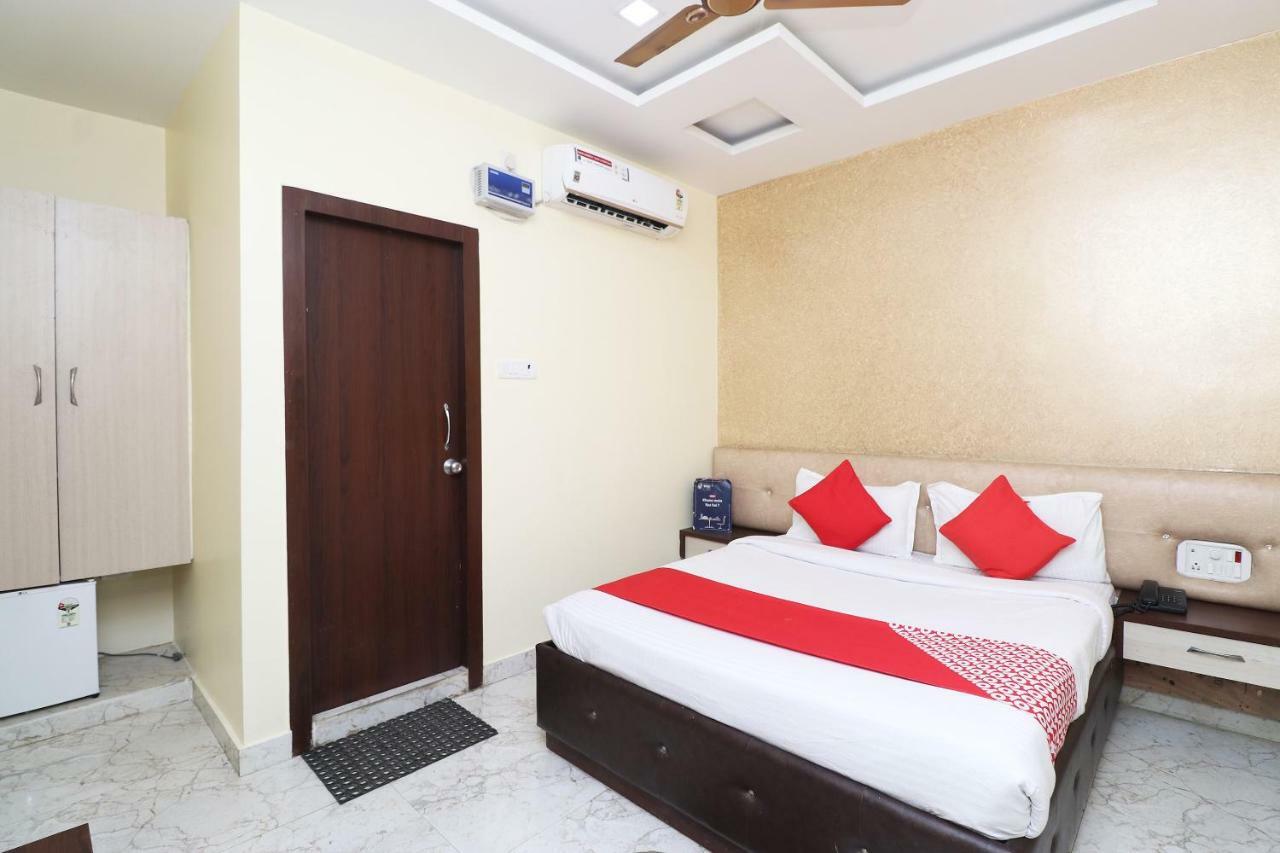 Oyo 27750 Bhagwati Residency Hotell Mirzāpur Exteriör bild